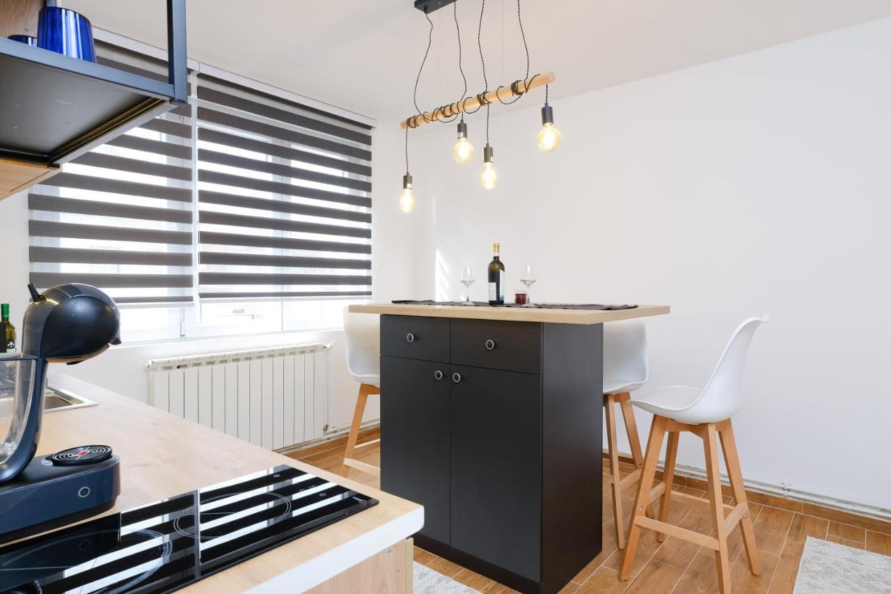 Mak Apartment - Free Parking - Balcony Szarajevó Kültér fotó