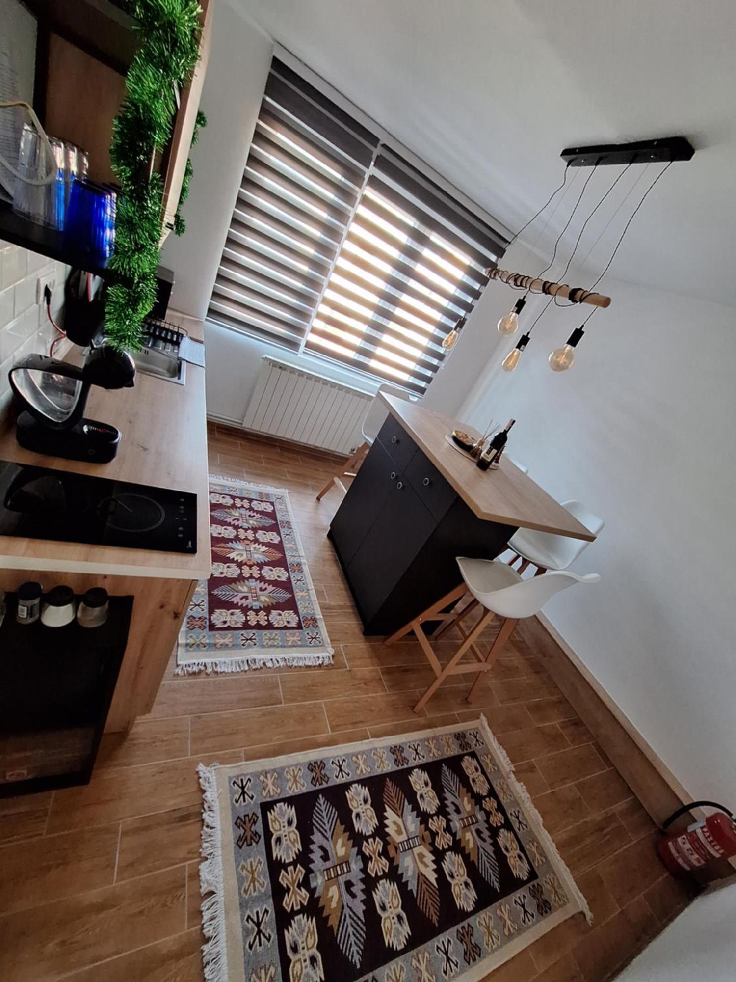 Mak Apartment - Free Parking - Balcony Szarajevó Kültér fotó