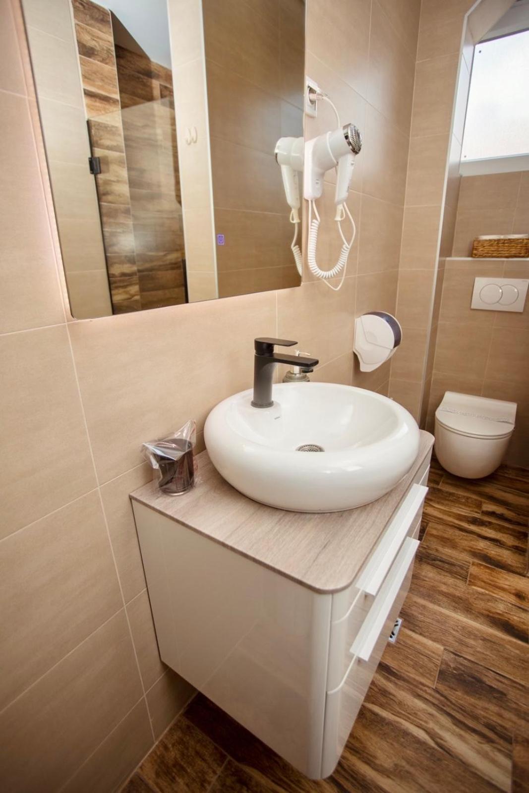 Mak Apartment - Free Parking - Balcony Szarajevó Kültér fotó